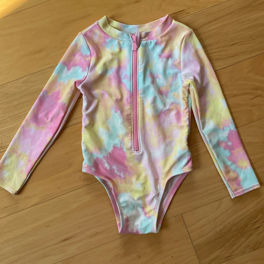 3T Old Navy Tie dye Rashguard